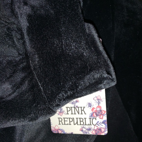 Pink Republic Black Crushed Velour Hoodie Sleeves Knit Top NWT - Picture 5 of 9